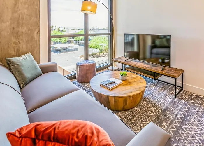 Kasa Quarter Phoenix 4*